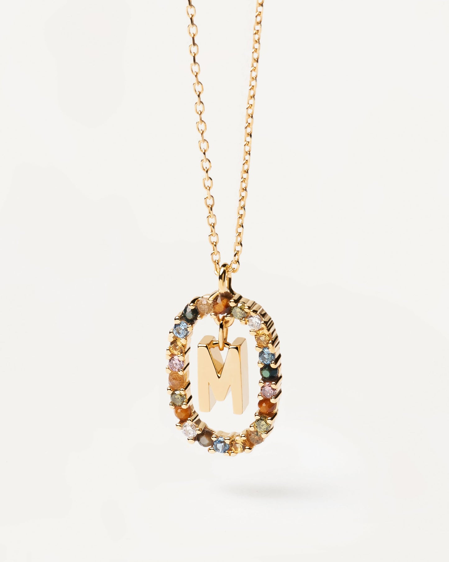 Collana con lettera M