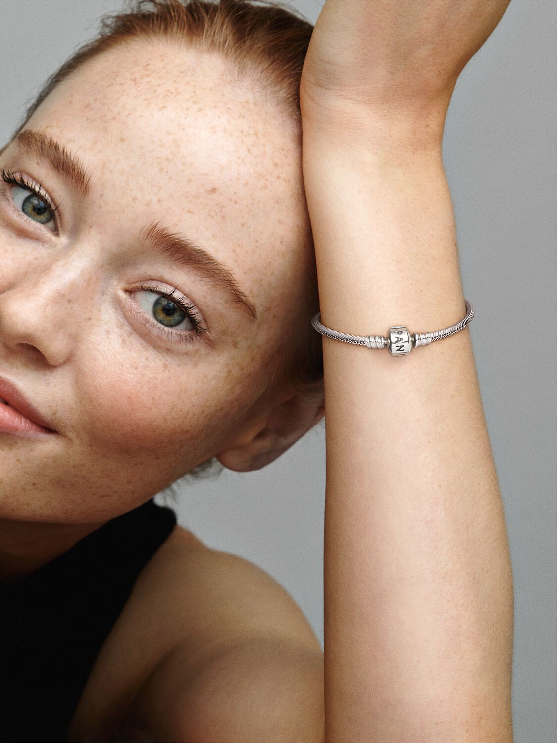 Pandora Bracciale Moments con Chiusura a Barile 590702HV