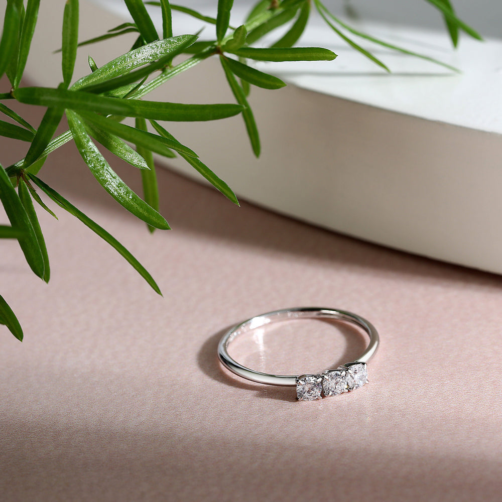 
                  
                    ANELLO DONNA LIVE DIAMOND CLASSIC DIAMOND LDW030139009
                  
                