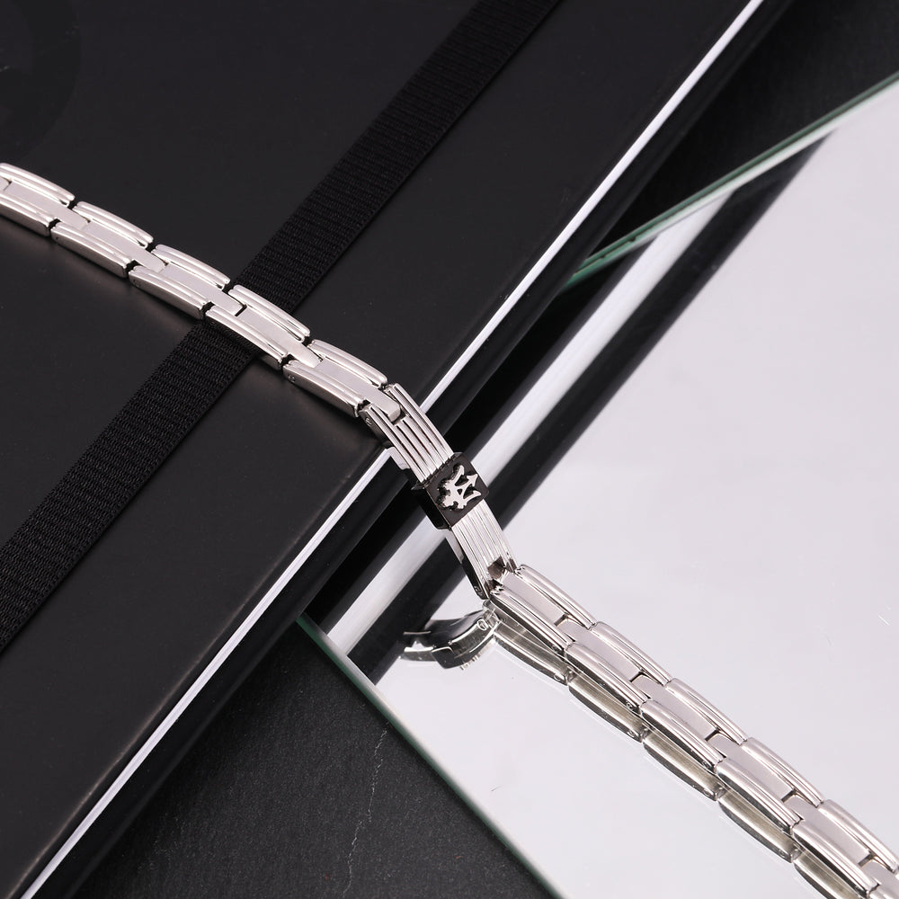 
                  
                    BRACCIALE UOMO MASERATI ICONIC JM420ATK04
                  
                