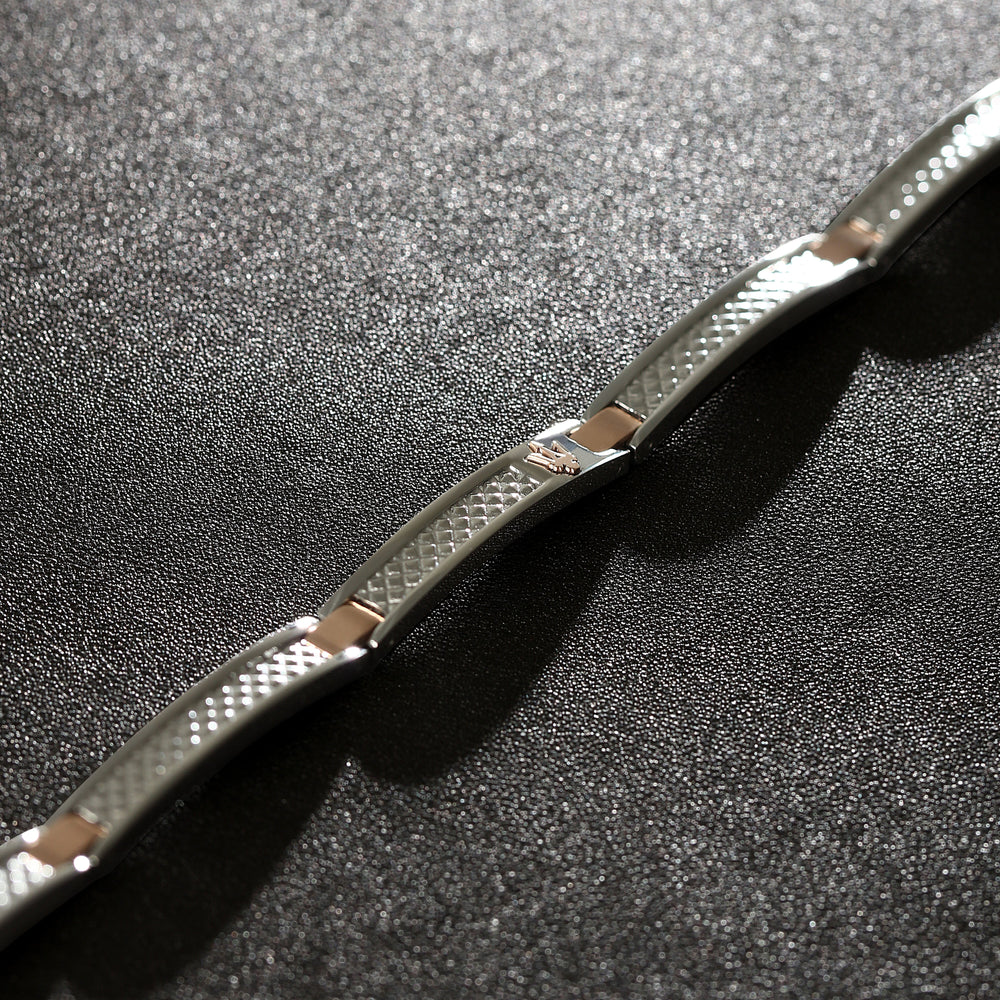 
                  
                    BRACCIALE UOMO MASERATI ICONIC JM423AVD23
                  
                