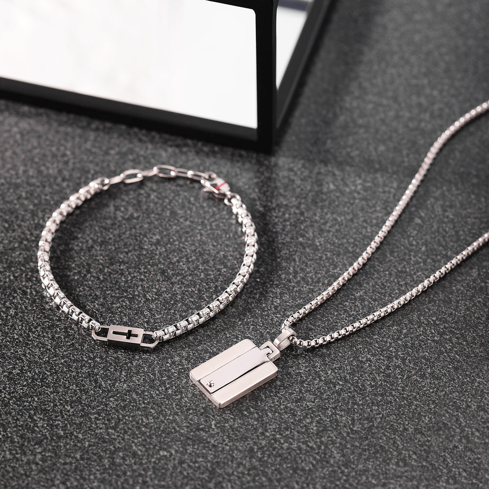 
                  
                    BRACCIALE UOMO SECTOR BASIC SZS73
                  
                