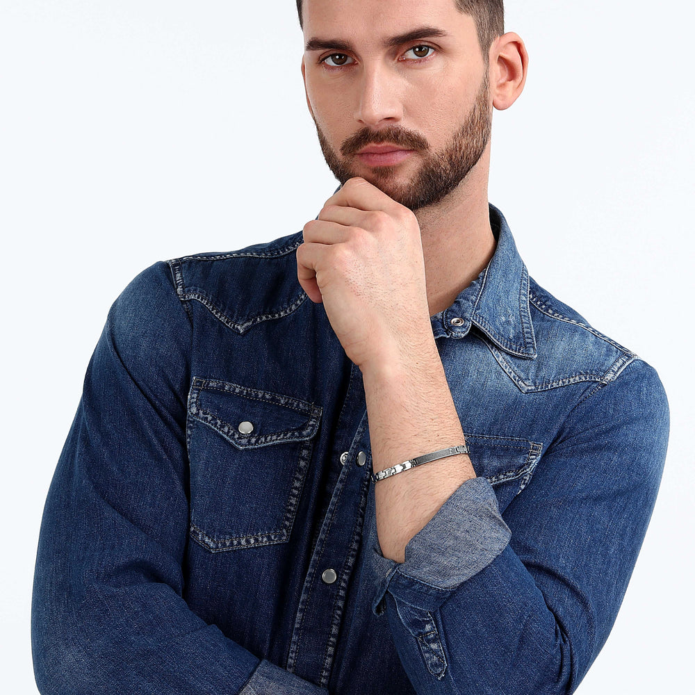 
                  
                    BRACCIALE UOMO SECTOR BASIC SZS88
                  
                