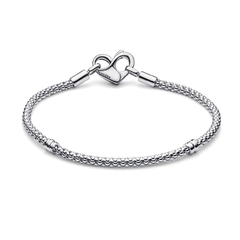 
                  
                    Bracciale Pandora Maglia Geometrica con Chiusura a Cuore 592453C00
                  
                