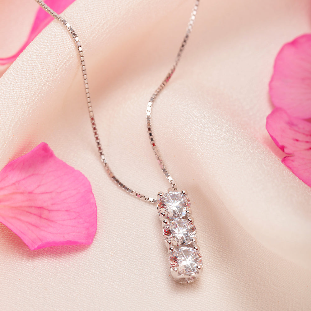 
                  
                    COLLANA DONNA LIVE DIAMOND LD09010I
                  
                