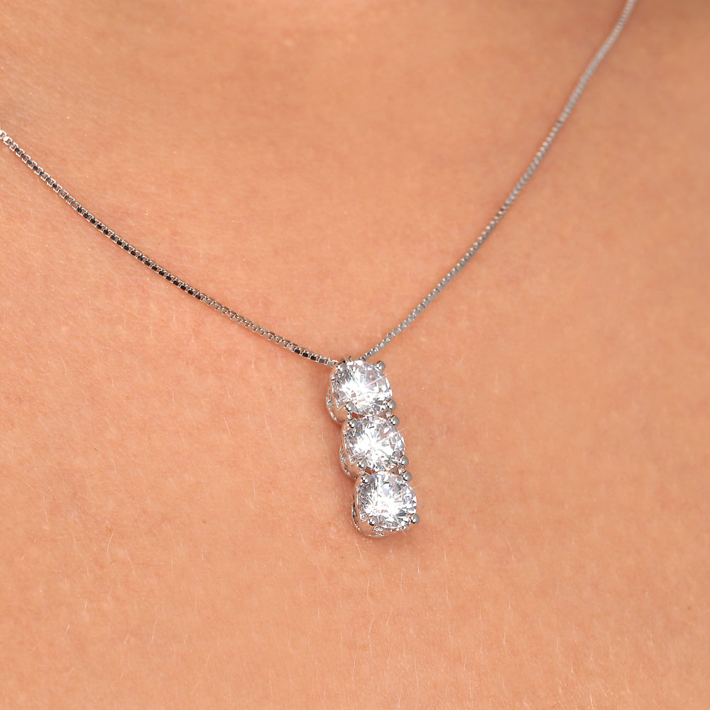 
                  
                    COLLANA DONNA LIVE DIAMOND LD12010I
                  
                