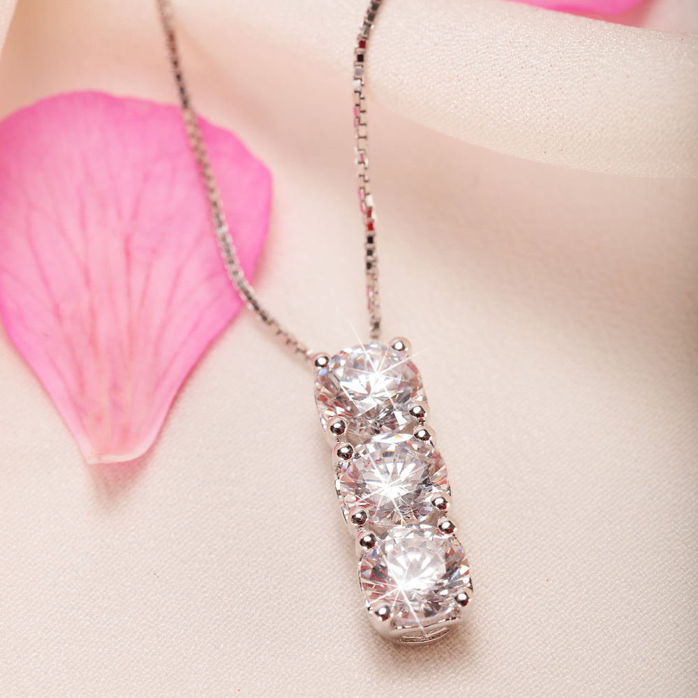 
                  
                    COLLANA DONNA LIVE DIAMOND LD15010I
                  
                