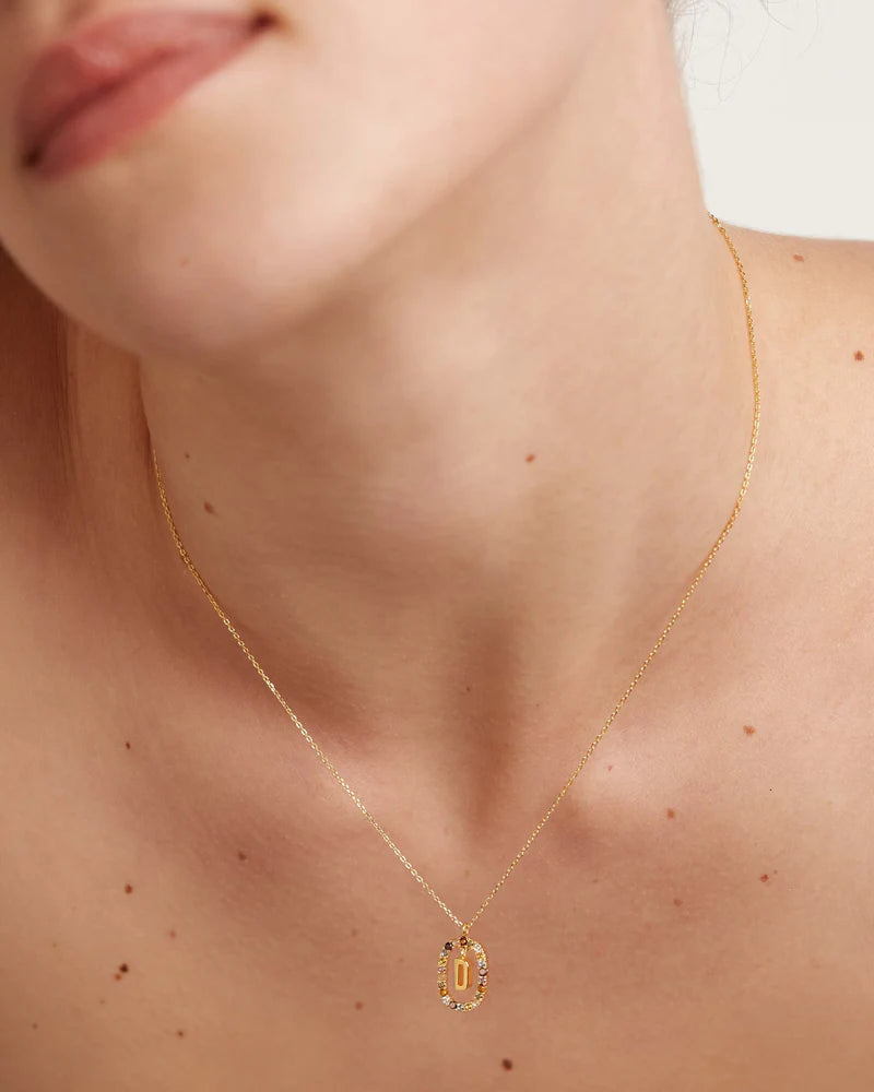 
                  
                    Collana con lettera D
                  
                