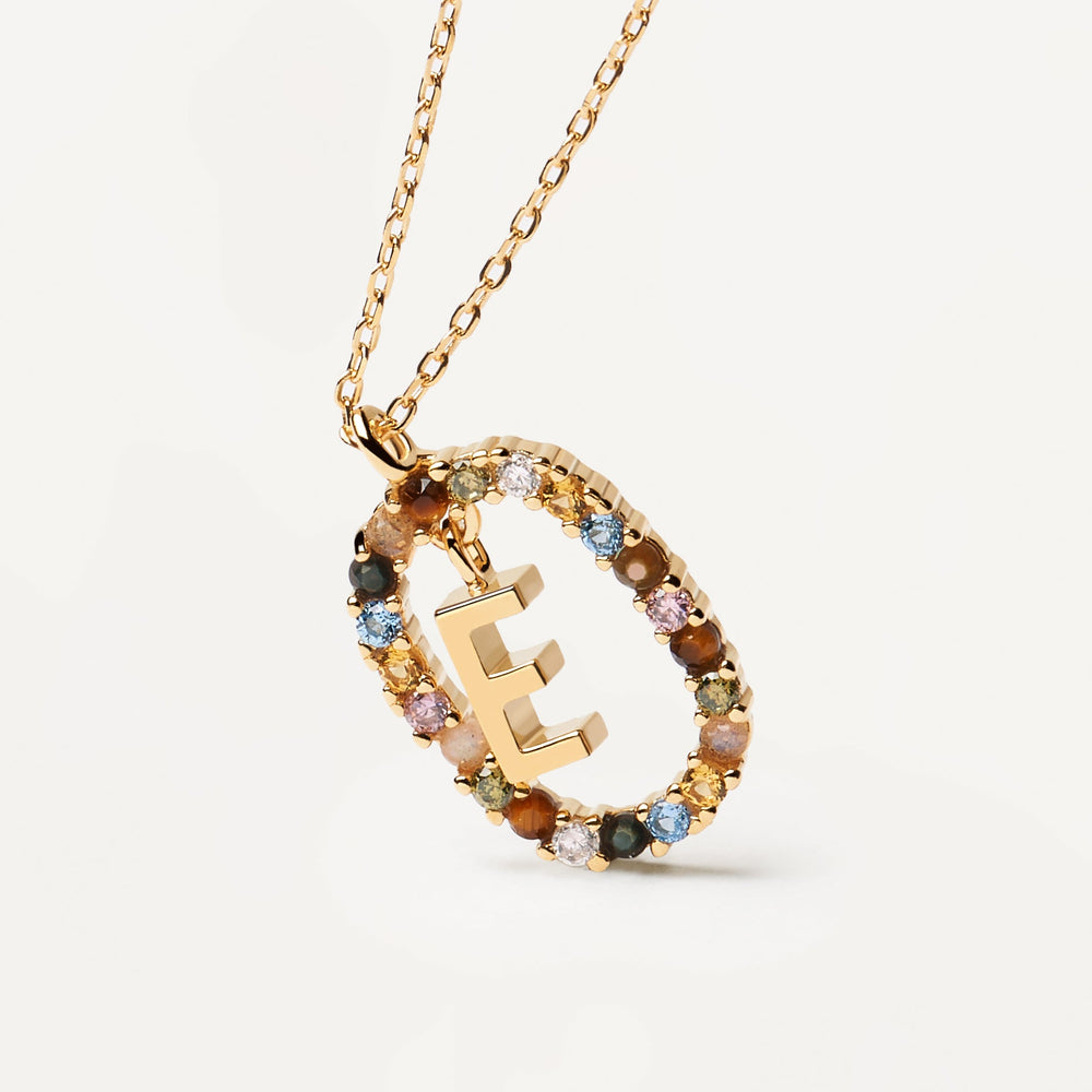 
                  
                    Collana con lettera E
                  
                