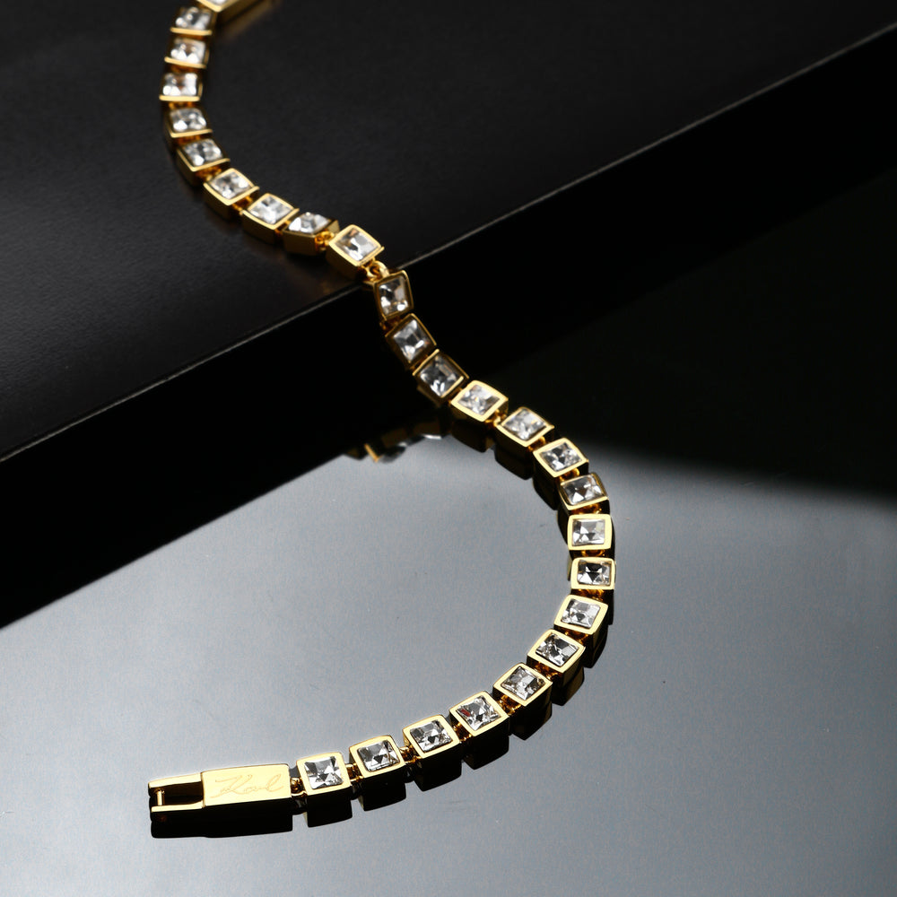
                  
                    Bracciale Donna Karl Lagerfeld KLAYC25
                  
                