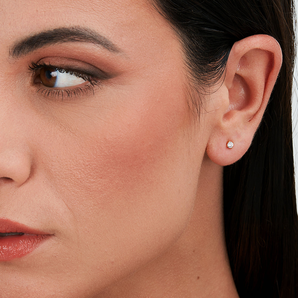 
                  
                    ORECCHINI DONNA LIVE DIAMOND CLASSIC DIAMOND LDY020133
                  
                
