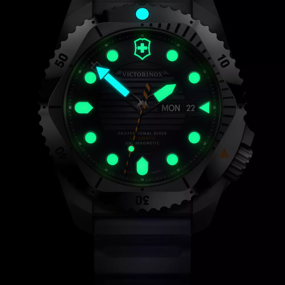 
                  
                    Orologio Victorinox Dive Pro Automatic - 241995
                  
                