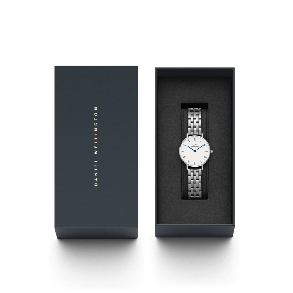 
                  
                    Orologio Daniel Wellington Petite Roman Numerals 5-Link Silver
                  
                
